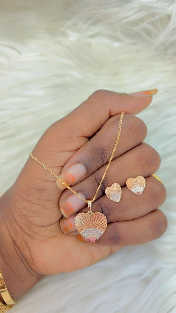 Chaines boucles d'oreilles